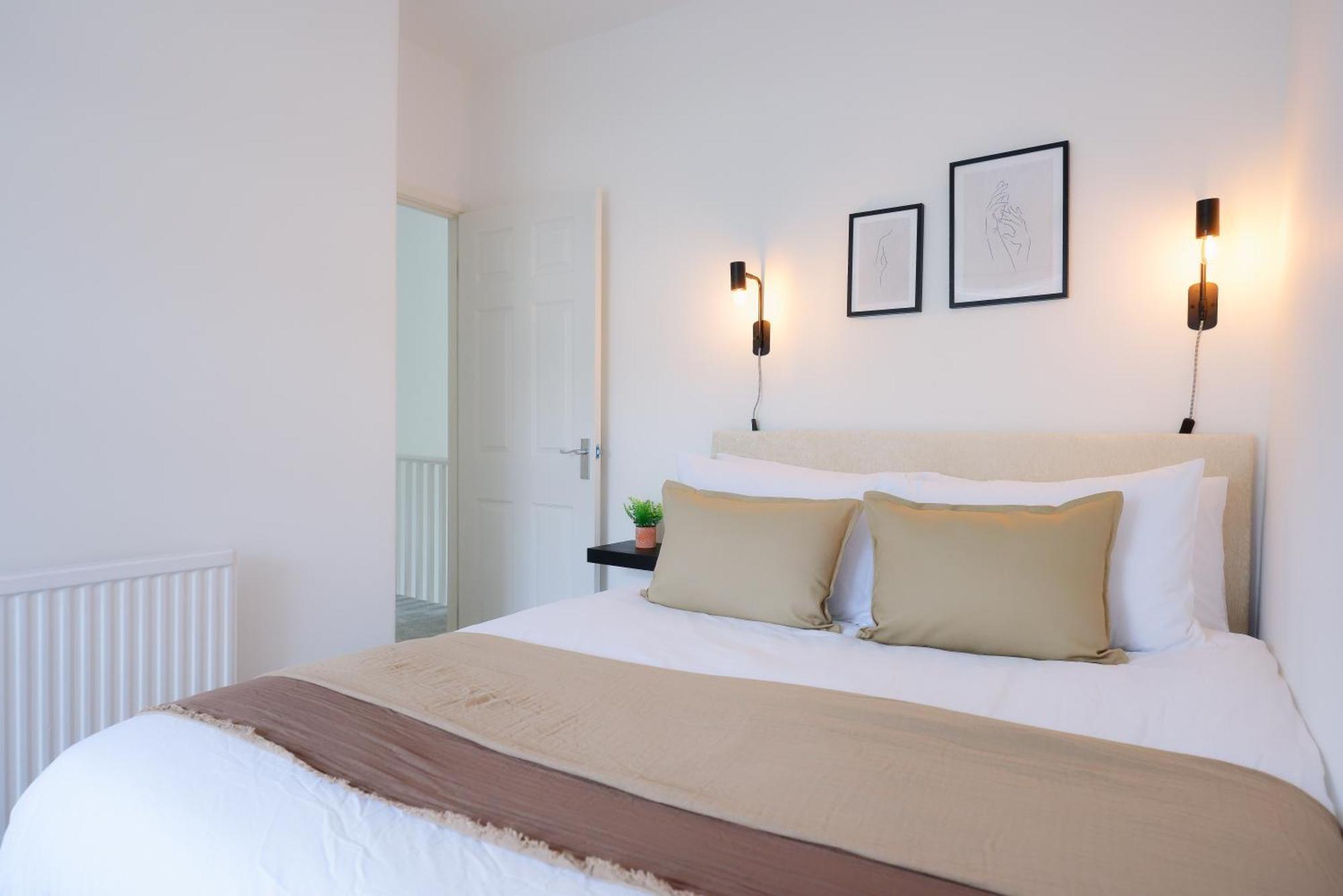 Stayright 3 Bed Home Near Hiking Trails & Parks Llwynypia エクステリア 写真