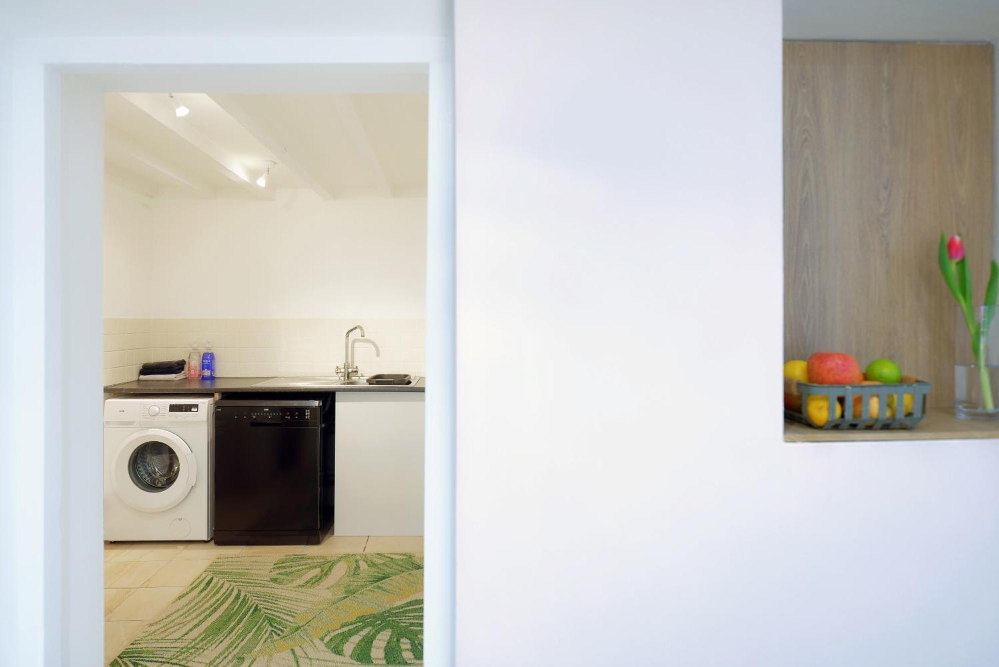 Stayright 3 Bed Home Near Hiking Trails & Parks Llwynypia エクステリア 写真