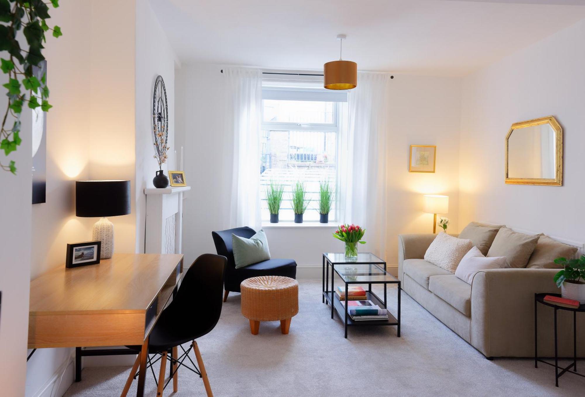 Stayright 3 Bed Home Near Hiking Trails & Parks Llwynypia エクステリア 写真