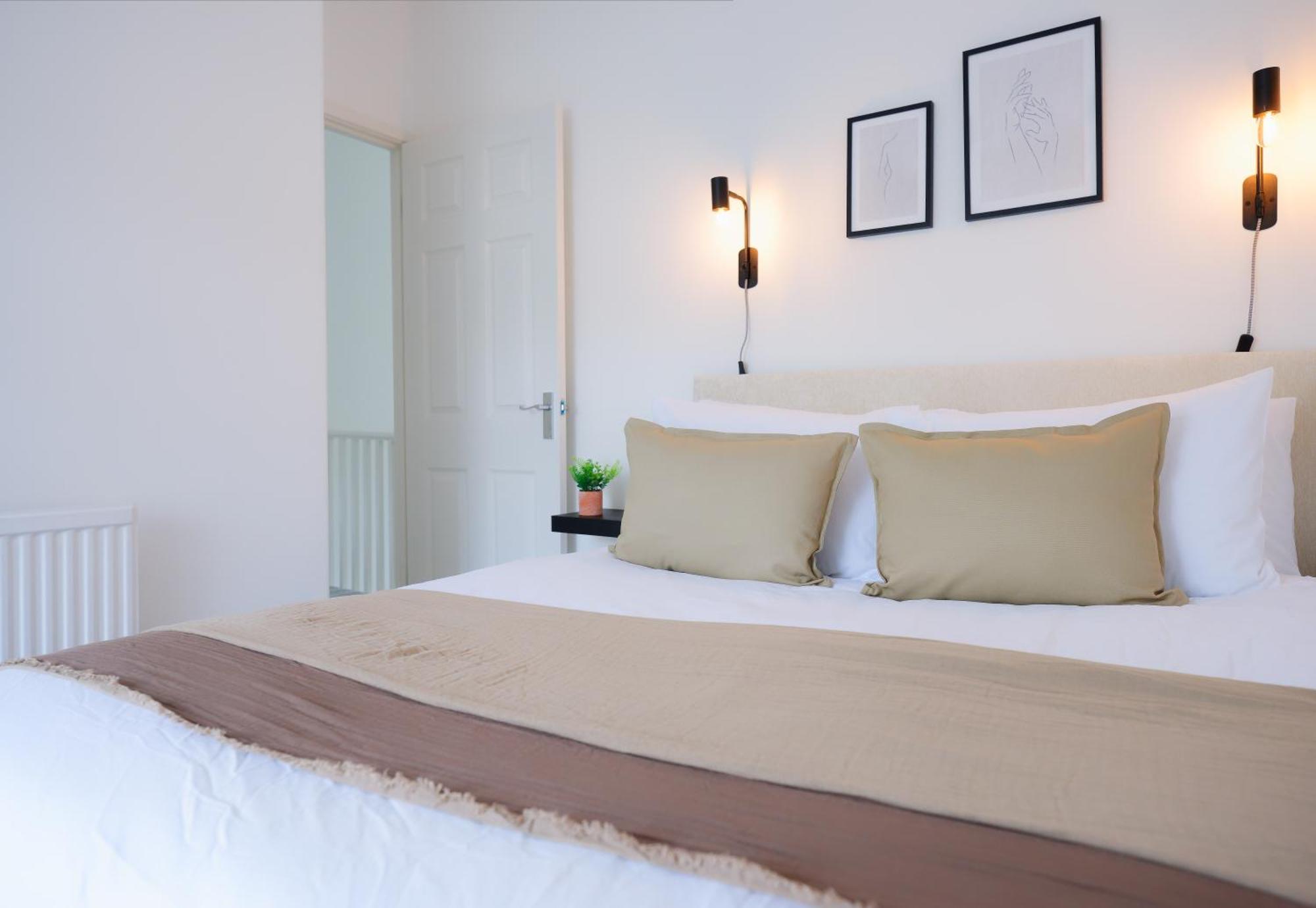 Stayright 3 Bed Home Near Hiking Trails & Parks Llwynypia エクステリア 写真