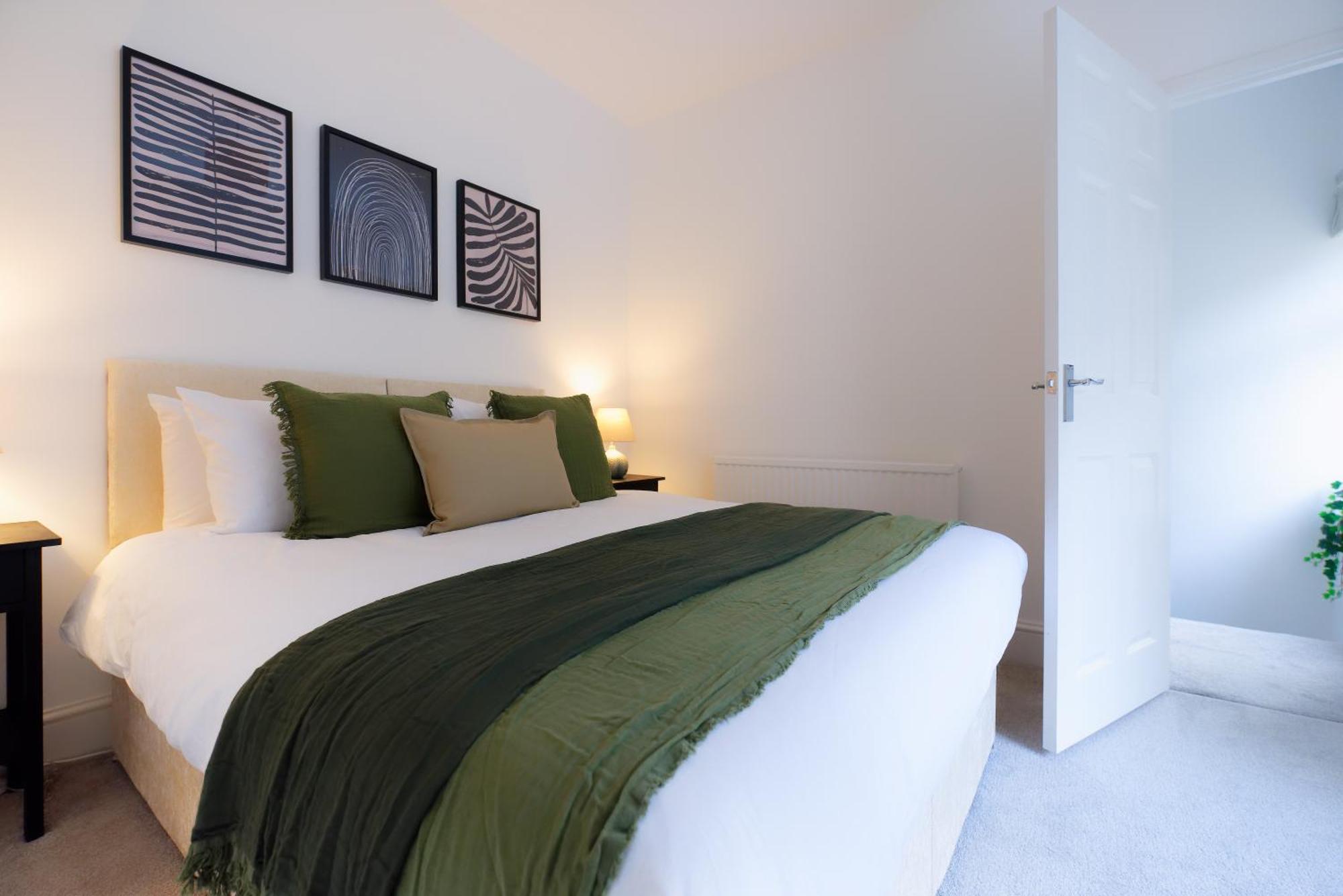 Stayright 3 Bed Home Near Hiking Trails & Parks Llwynypia エクステリア 写真